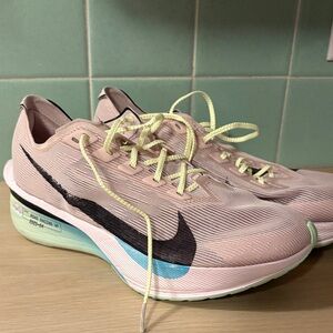 Nike Women's Vaporfly 04 Size 9.5